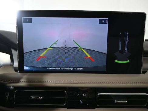 Used 2022 Lincoln Nautilus AWD w/ Premium Package image 29