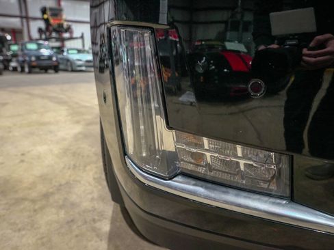 Used 2018 Cadillac Escalade ESV Luxury image 32