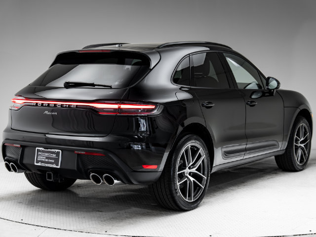 Certified 2026 Porsche Macan AWD/4WD image 34
