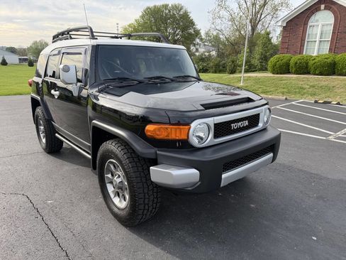 Used 2013 Toyota FJ Cruiser 4WD w/ Convenience Pkg image 9