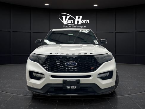 Used 2022 Ford Explorer ST w/ Equipment Group 401A AWD/4WD image 2