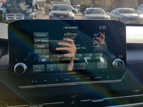 Used 2024 Mitsubishi Outlander SE image 22