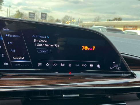 Used 2023 Cadillac Escalade ESV Premium Luxury w/ Performance Package image 15