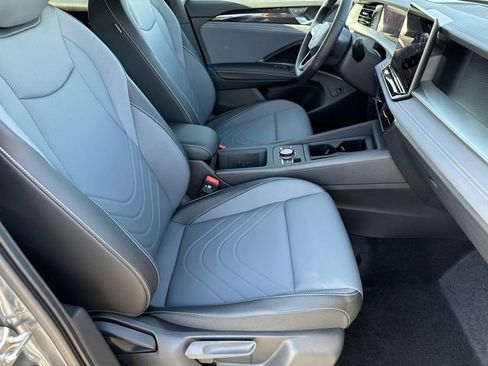 New 2026 Volkswagen Tiguan SE R-Line image 19