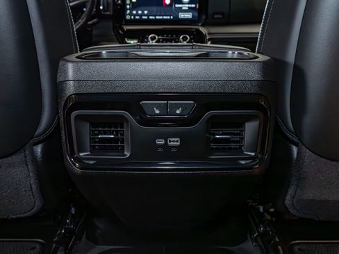 Used 2024 GMC Sierra 2500 AT4X image 26