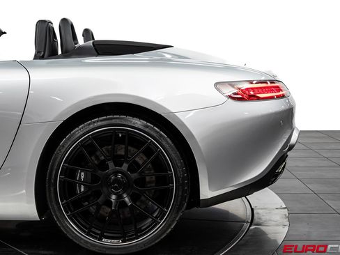 Used 2019 Mercedes-Benz AMG GT Roadster image 18