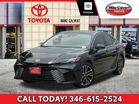 Used 2026 Toyota Camry XLE FWD image 1