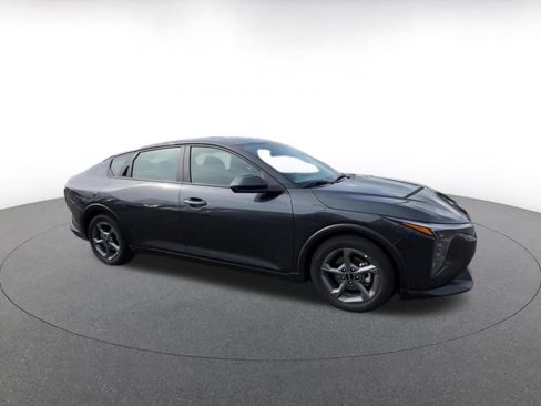 Used 2025 Kia K4 FWD image 2