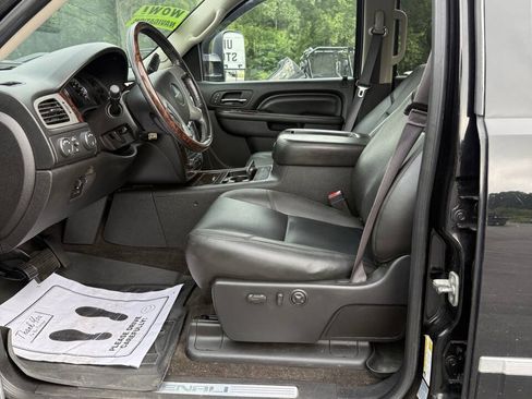 Used 2014 GMC Sierra 2500 Denali w/ Suspension Package, Off-Road AWD/4WD image 21