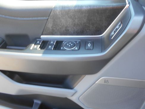 New 2025 Ford F250 XLT w/ Black Appearance Package image 34