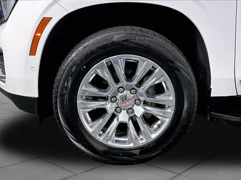 Certified 2025 GMC Yukon Denali AWD/4WD image 11