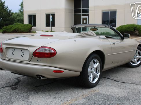 Used 1999 Jaguar XK8 Convertible RWD image 3