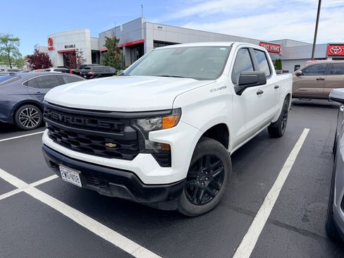 Used 2022 Chevrolet Silverado 1500 W/T w/ WT Value Package image 3