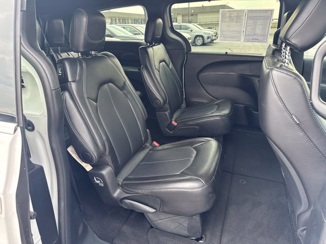 Used 2025 Chrysler Pacifica Select FWD image 20