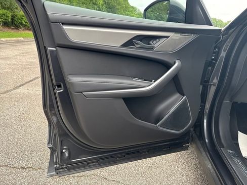 New 2025 Jaguar F-PACE R-Dynamic S image 10