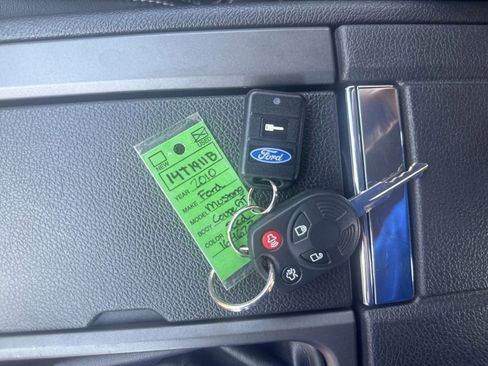 Used 2010 Ford Mustang GT RWD image 29