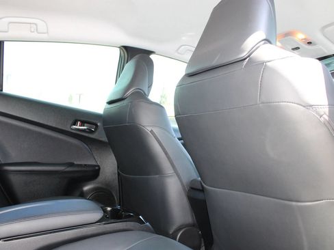 Used 2018 Toyota Prius Prime Premium FWD image 12