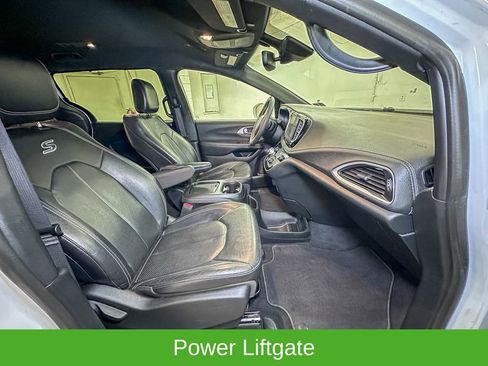 Certified 2022 Chrysler Pacifica Touring-L w/ S Appearance Package image 7