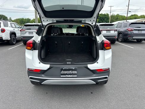 Used 2025 Buick Encore GX Preferred AWD/4WD image 11