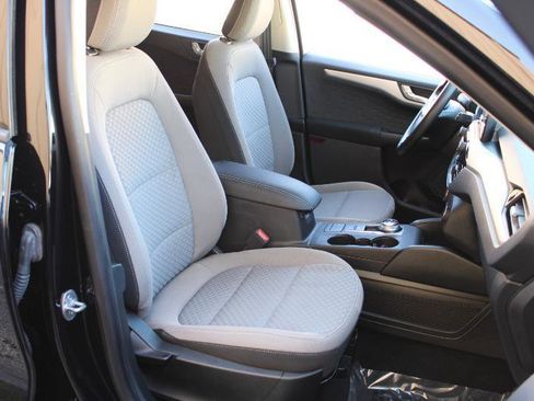 Used 2020 Ford Escape SE FWD image 10