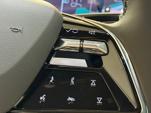 New 2026 Cadillac Vistiq Luxury AWD/4WD image 31