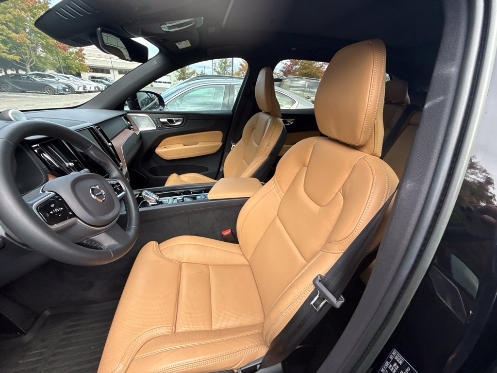 Used 2023 Volvo XC60 B5 Ultimate w/ Climate Package AWD/4WD image 7