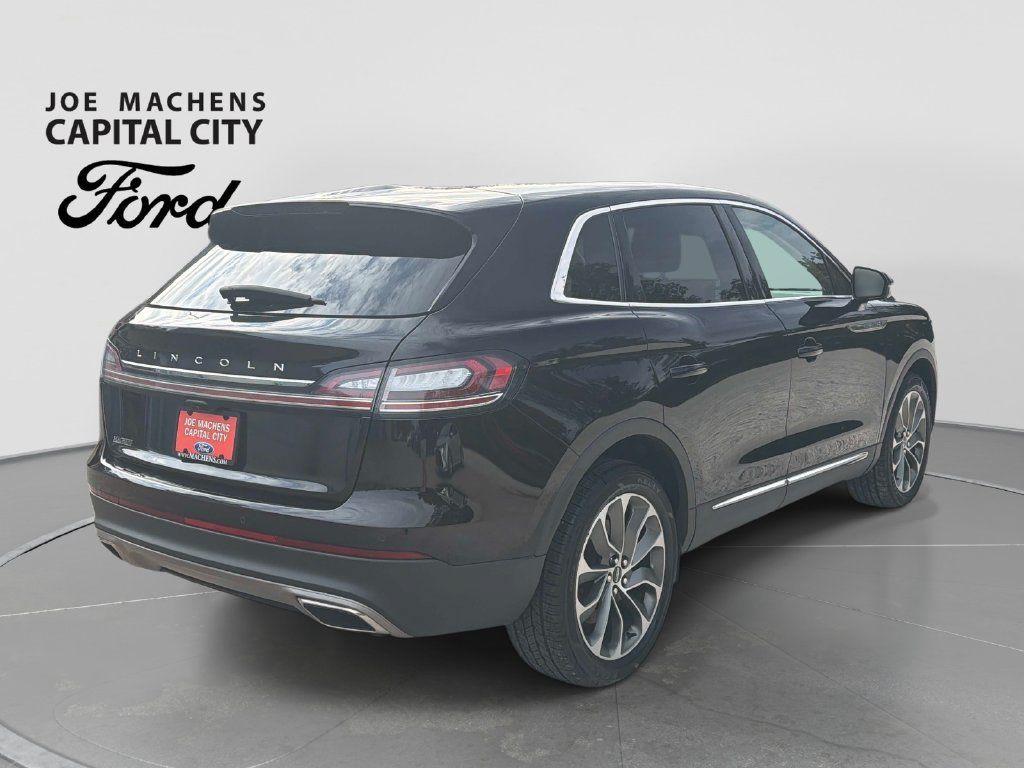 Used 2023 Lincoln Nautilus Reserve AWD/4WD image 5