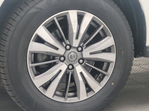 Used 2019 Nissan Pathfinder SL AWD/4WD image 31