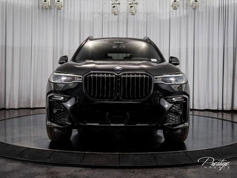 Used 2021 BMW X7 M50i AWD/4WD image 2