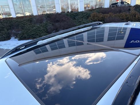 Used 2022 Jeep Cherokee Latitude w/ Sun & Sound Group image 10