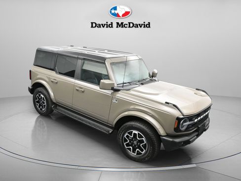 Used 2025 Ford Bronco Outer Banks image 25