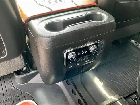 Used 2023 GMC Yukon Denali Ultimate AWD/4WD image 9