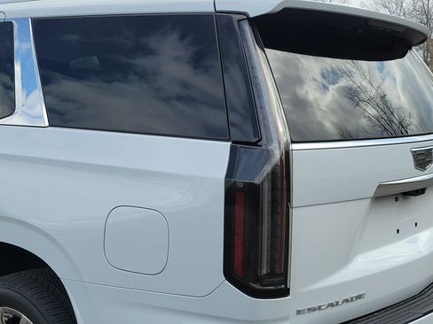 New 2026 Cadillac Escalade Luxury w/ LPO, Radiant Package AWD/4WD image 15
