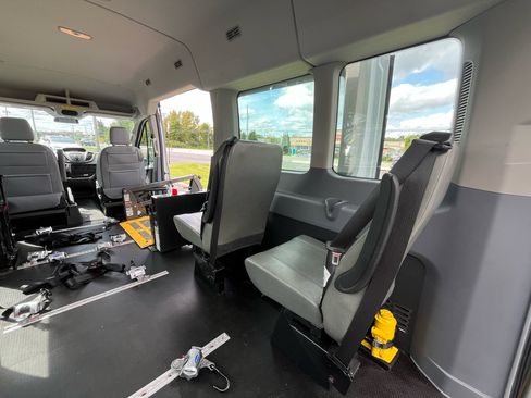 Used 2019 Ford Transit 350 XL image 33