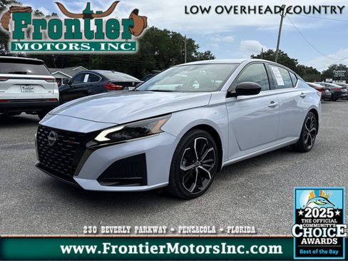 Used 2023 Nissan Altima 2.5 SR w/ SR Premium Package FWD image 1