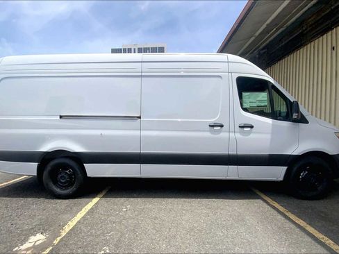 New 2025 Mercedes-Benz Sprinter 2500 image 6