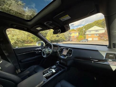 Used 2018 Volvo XC90 T6 Momentum w/ Convenience Package image 32
