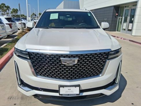 Certified 2023 Cadillac Escalade ESV Premium Luxury image 18