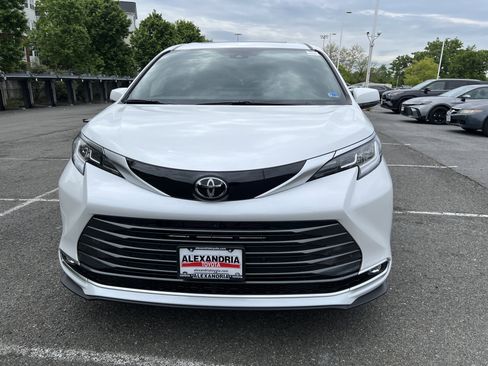 New 2026 Toyota Sienna Limited AWD/4WD image 2