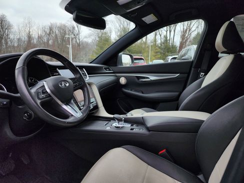 Used 2023 INFINITI QX55 Essential image 9