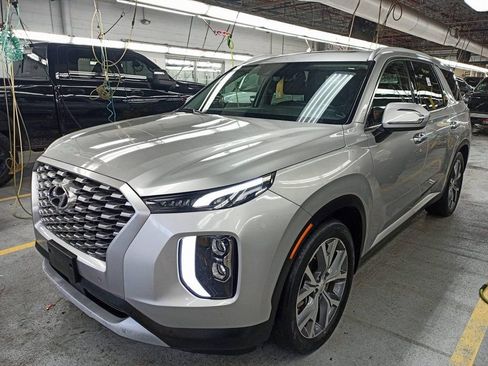 Used 2022 Hyundai Palisade SEL w/ Convenience Package image 2