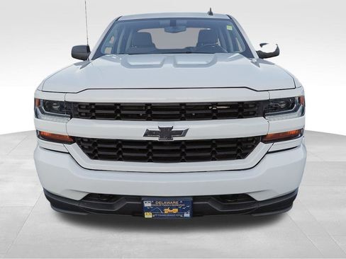 Used 2019 Chevrolet Silverado 1500 Custom w/ Custom Convenience Package image 2