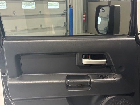 Used 2014 Toyota FJ Cruiser 4WD w/ Convenience Package image 13