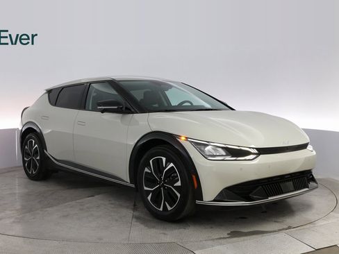 Used 2022 Kia EV6 Wind w/ Wind Technology Package image 5