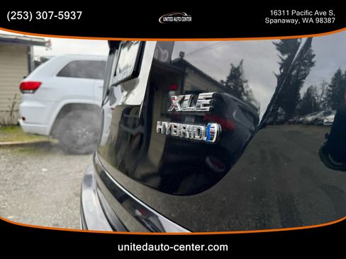 Used 2017 Toyota RAV4 XLE image 21