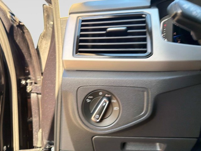 Used 2021 Volkswagen Atlas SEL FWD image 28