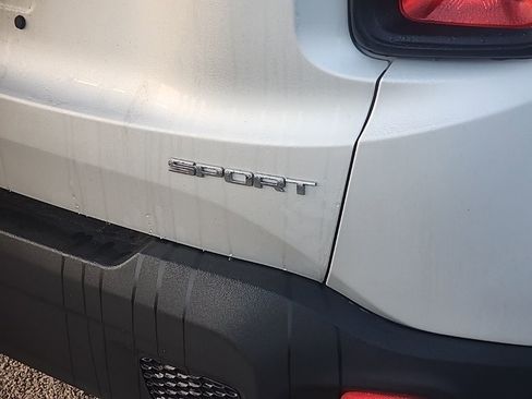 Used 2018 Jeep Renegade Sport w/ Power & Air Group image 3