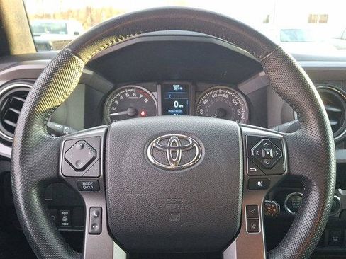 Certified 2021 Toyota Tacoma TRD Off-Road image 18