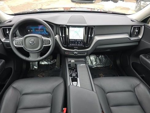 Certified 2025 Volvo XC60 B5 Core image 26