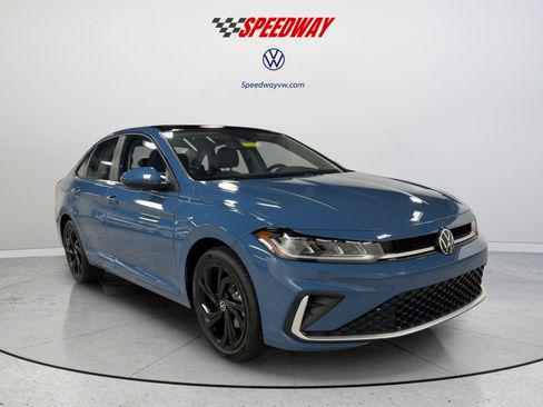 New 2026 Volkswagen Jetta SE FWD image 2